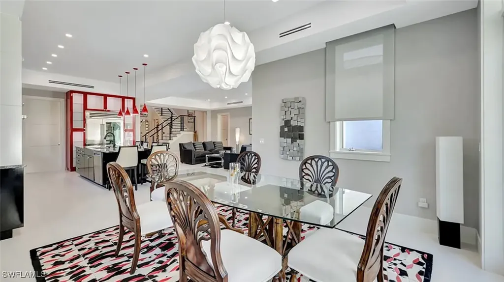 739 5th Avenue N Naples FL 34102