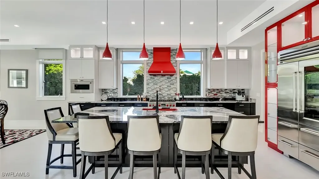 739 5th Avenue N Naples FL 34102