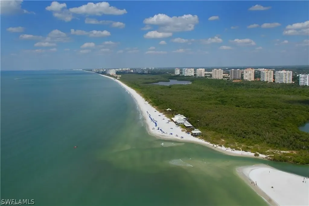5801 Glencove Drive Naples FL 34108