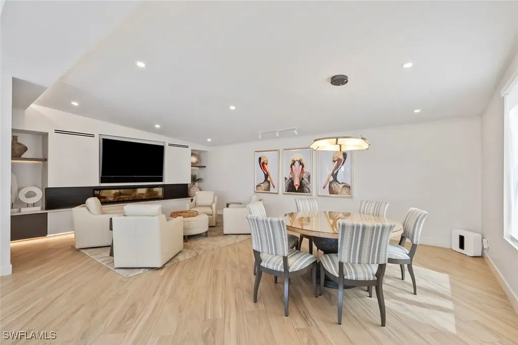 4251 Gulf Shore Boulevard N Naples FL 34103