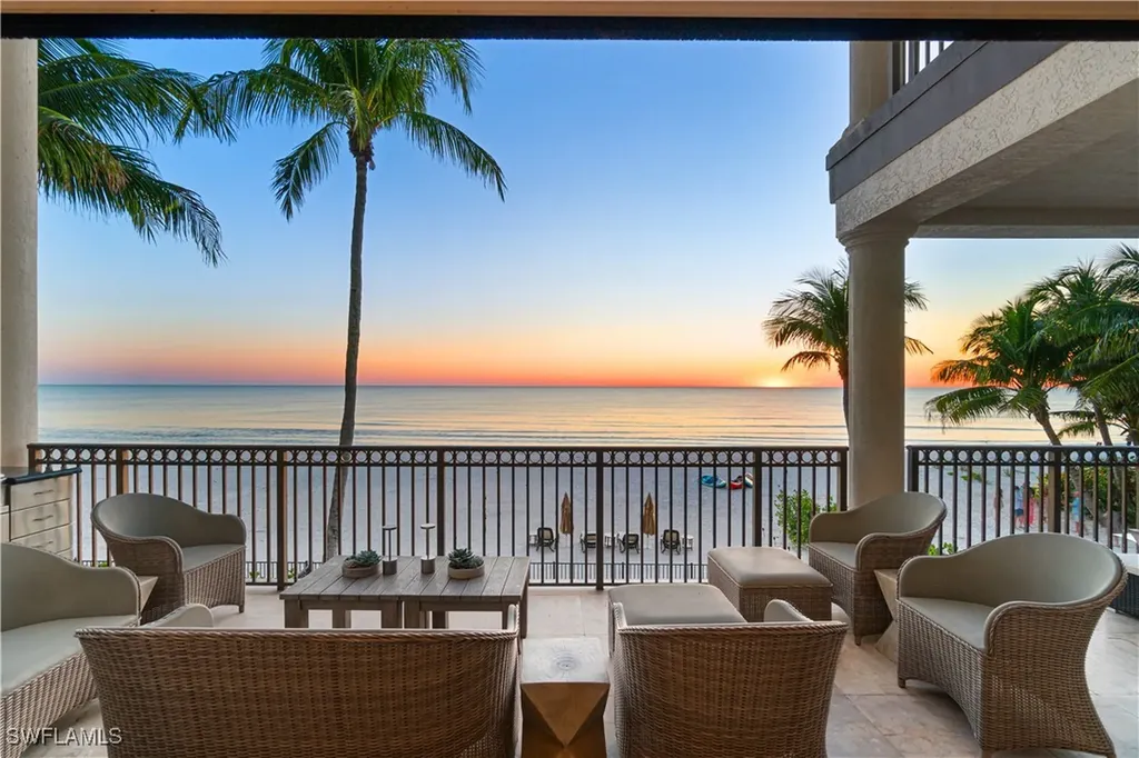 Bonita Springs FL, 26868 Hickory Boulevard