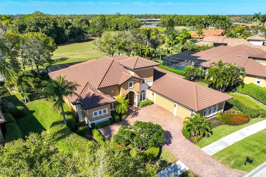 9030 Shenendoah Circle Naples FL 34113