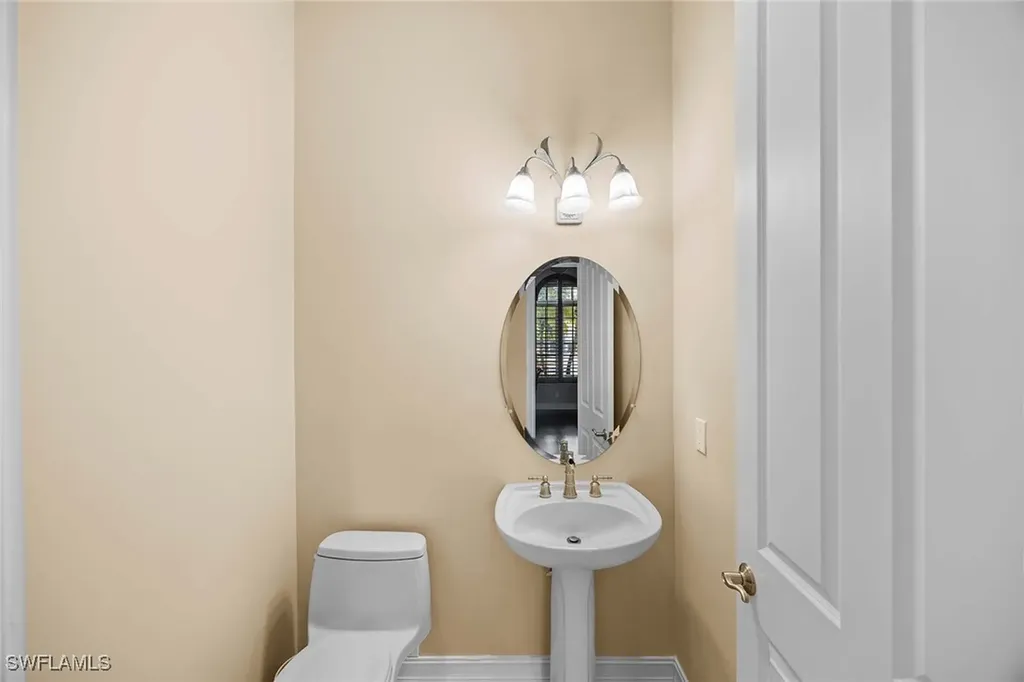 9030 Shenendoah Circle Naples FL 34113