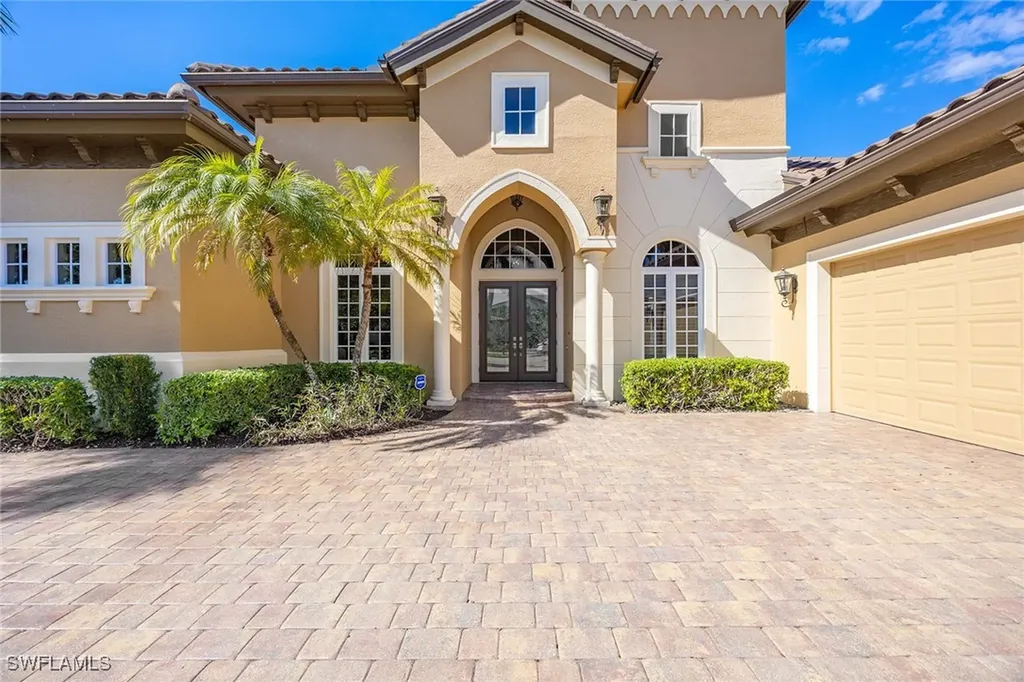 9030 Shenendoah Circle Naples FL 34113
