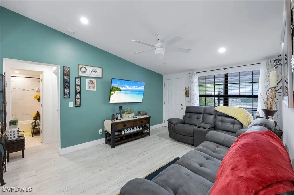 5229 Treetops Drive Naples FL 34113