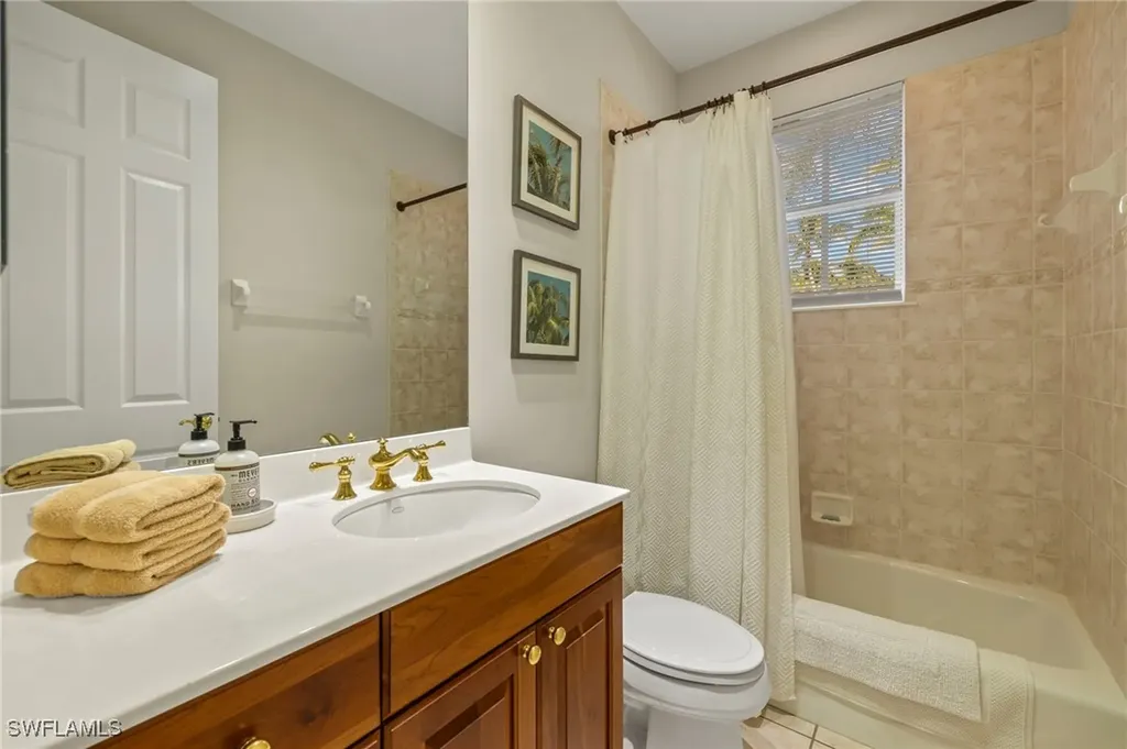 2621 Estrella Court Naples FL 34109