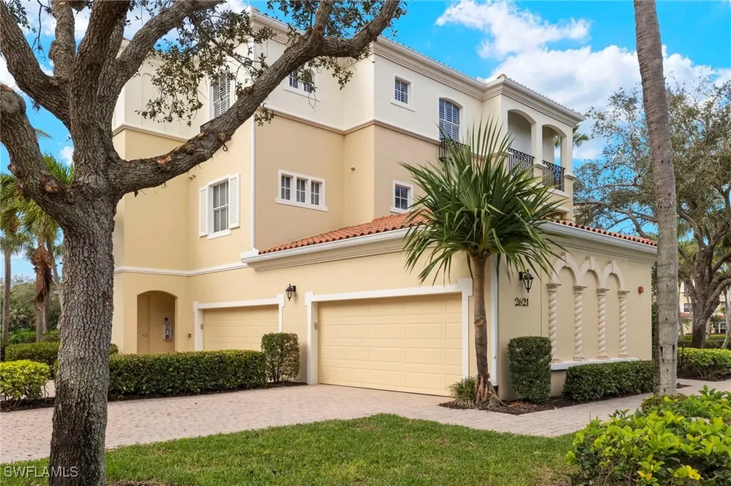 2621 Estrella Court Naples FL 34109