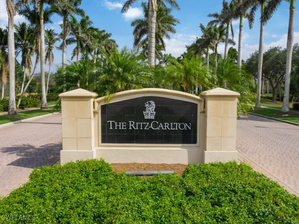 2621 Estrella Court Naples FL 34109