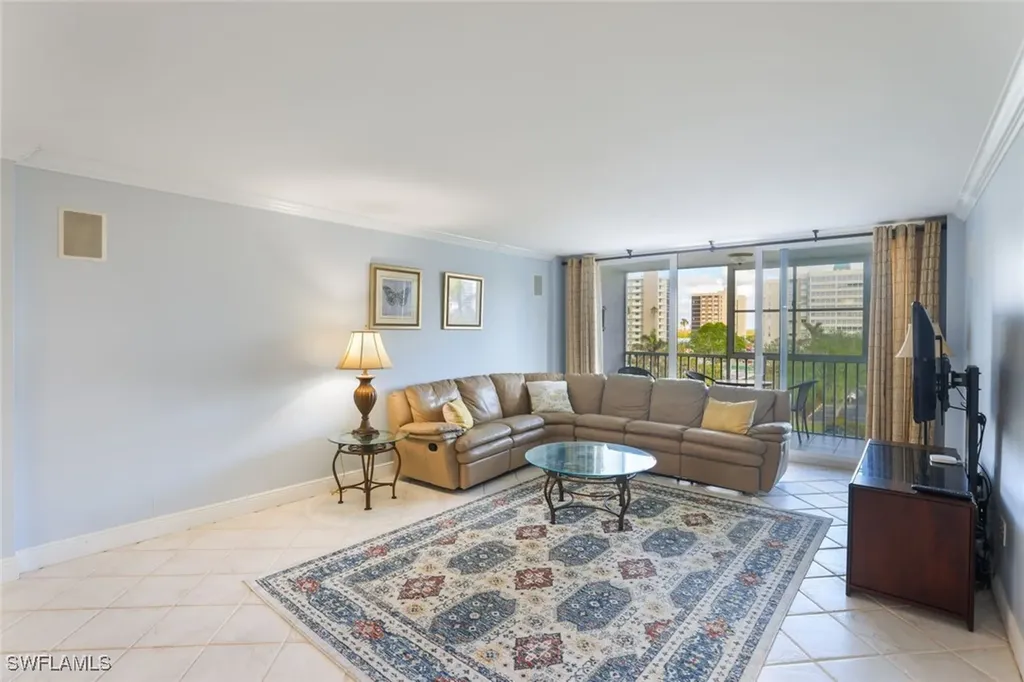 3 Bluebill Avenue Naples FL 34108