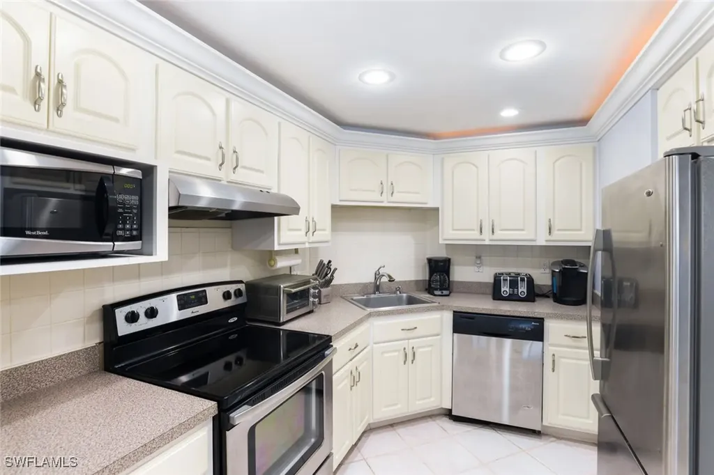3 Bluebill Avenue Naples FL 34108