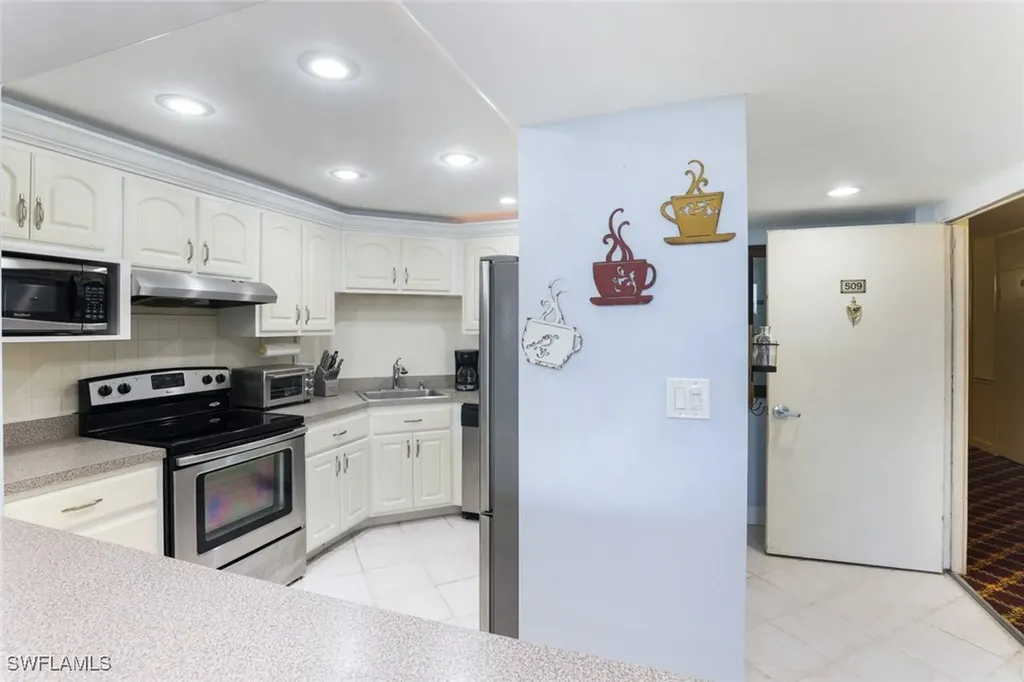 3 Bluebill Avenue Naples FL 34108