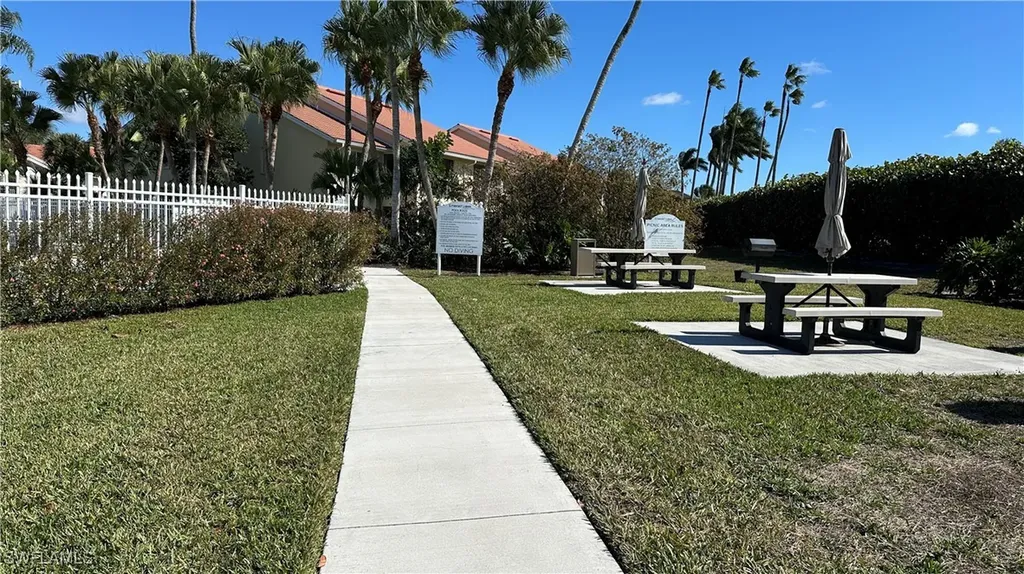 7824 Emerald Circle Naples FL 34109