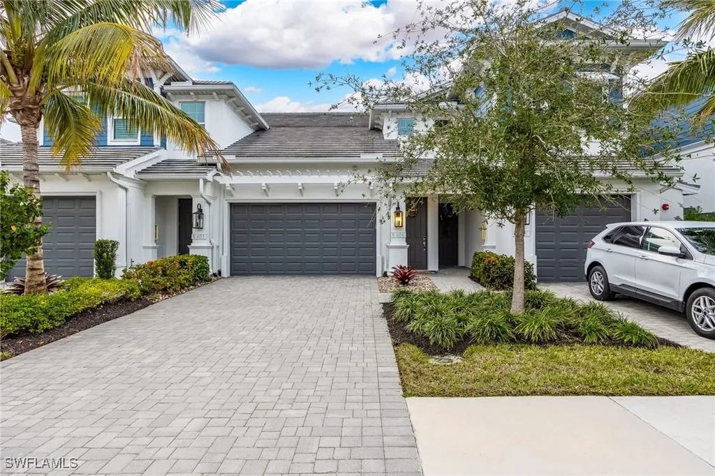 2555 Seychelles Drive Naples FL 34112