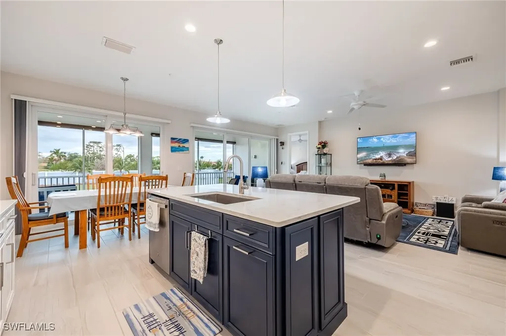 2555 Seychelles Drive Naples FL 34112