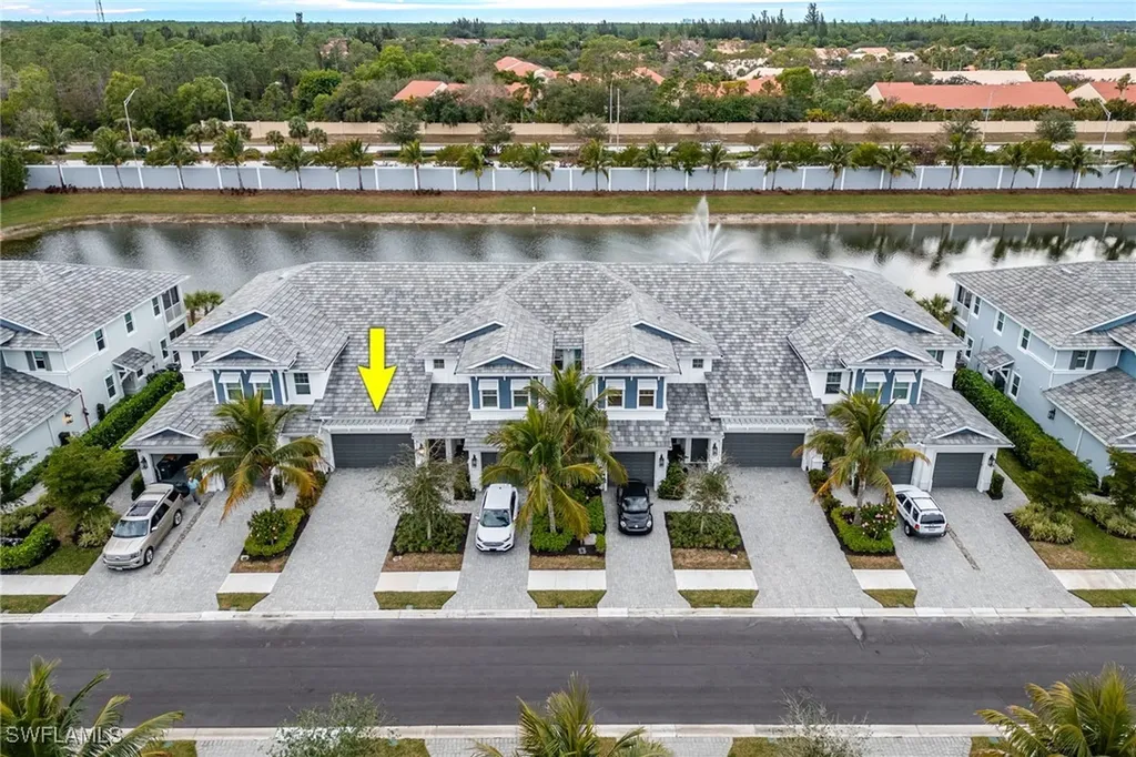 2555 Seychelles Drive Naples FL 34112