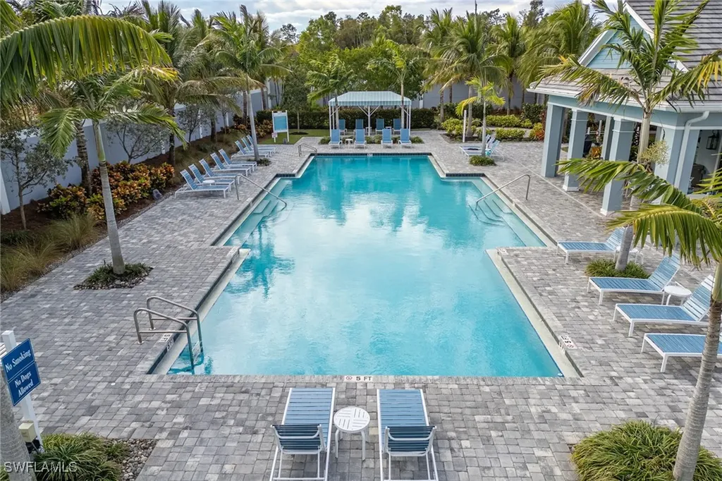 2555 Seychelles Drive Naples FL 34112