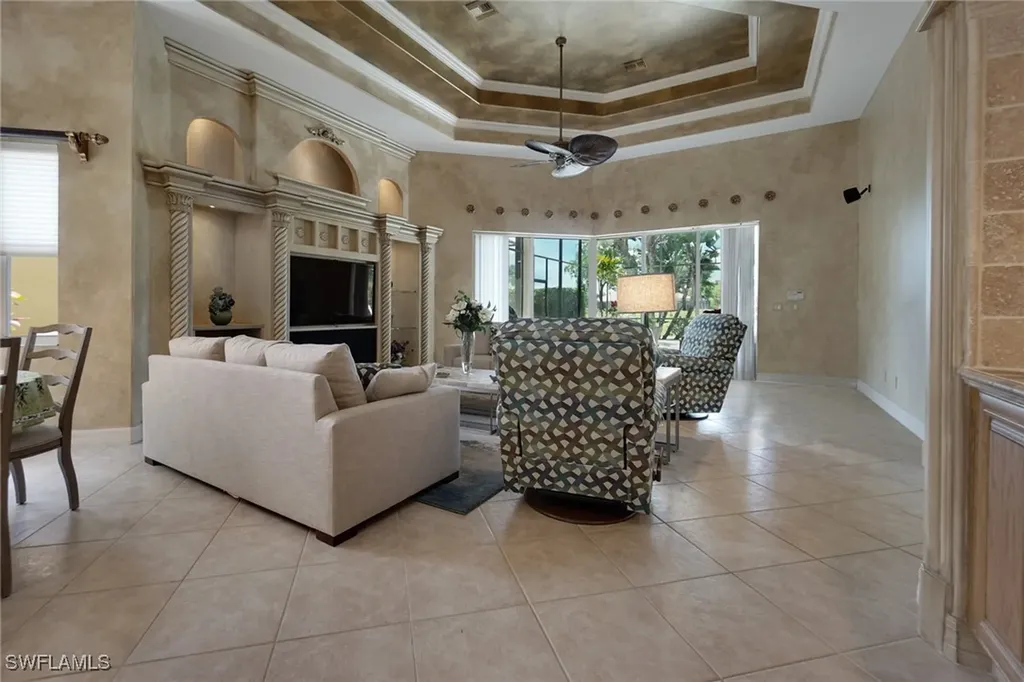 4248 Kensington High Street Naples FL 34105