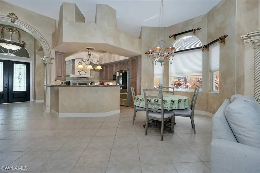4248 Kensington High Street Naples FL 34105
