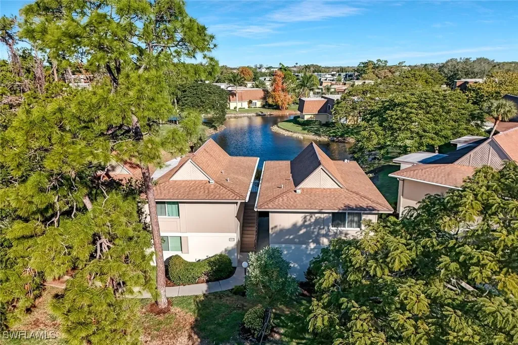 11 Bob O Link Court Naples FL 34105