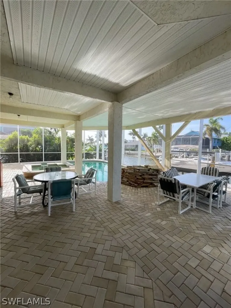 405 Cristobal Street Naples FL 34113