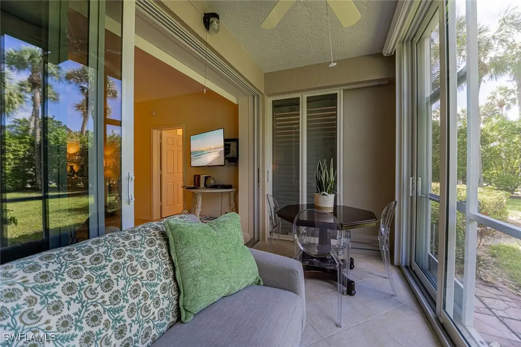 823 Tanbark Drive Naples FL 34108