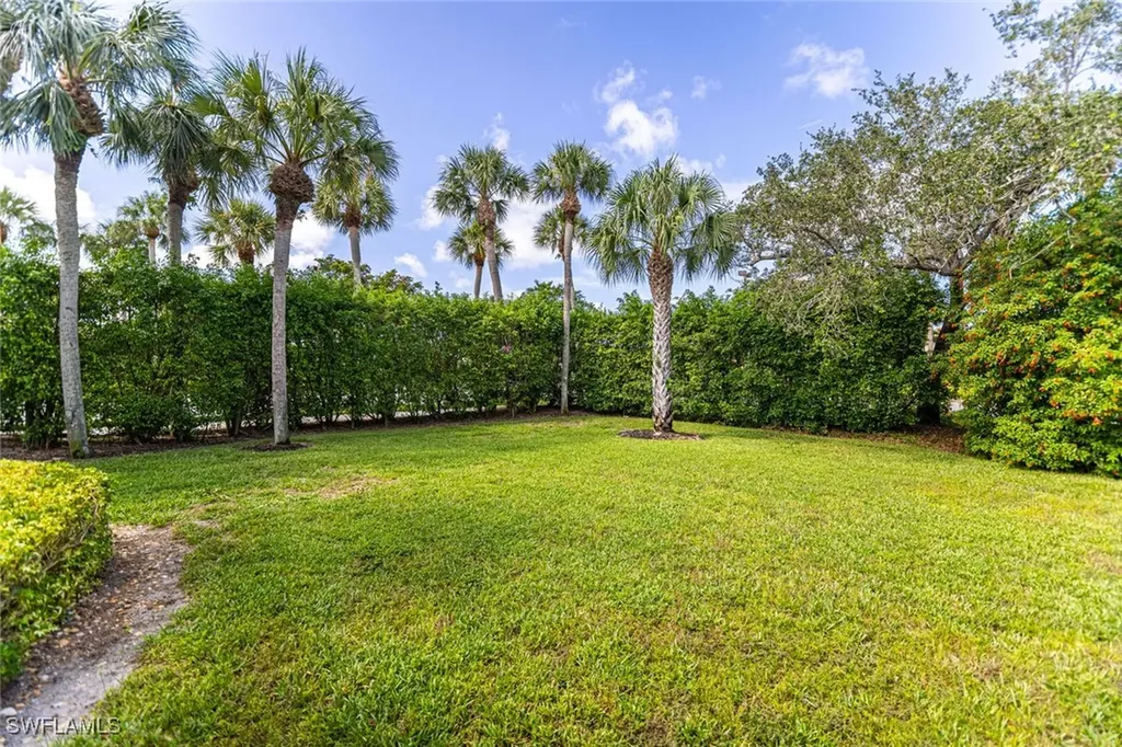 823 Tanbark Drive Naples FL 34108