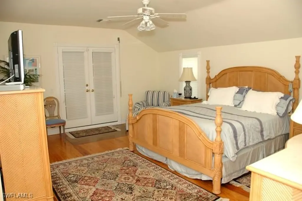 590 E Lake Drive Naples FL 34102