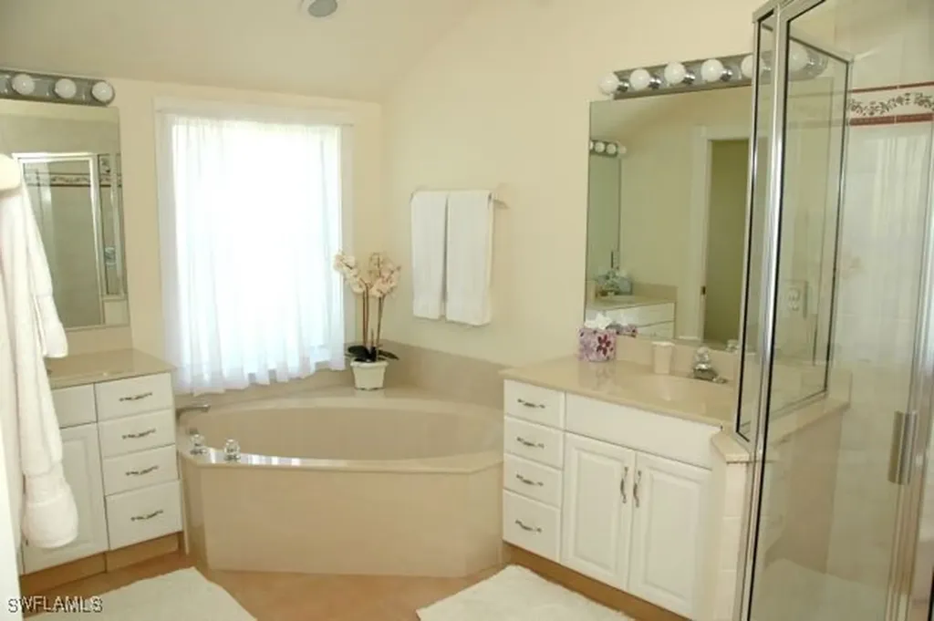 590 E Lake Drive Naples FL 34102