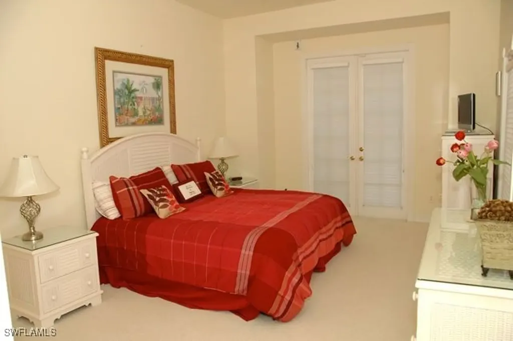 590 E Lake Drive Naples FL 34102