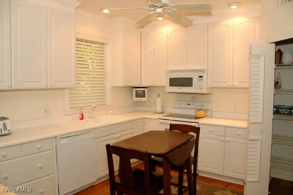 590 E Lake Drive Naples FL 34102