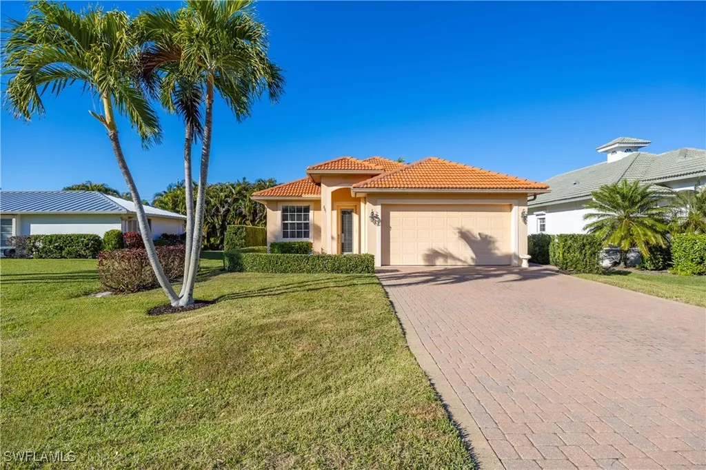 691 92nd Avenue N Naples FL 34108