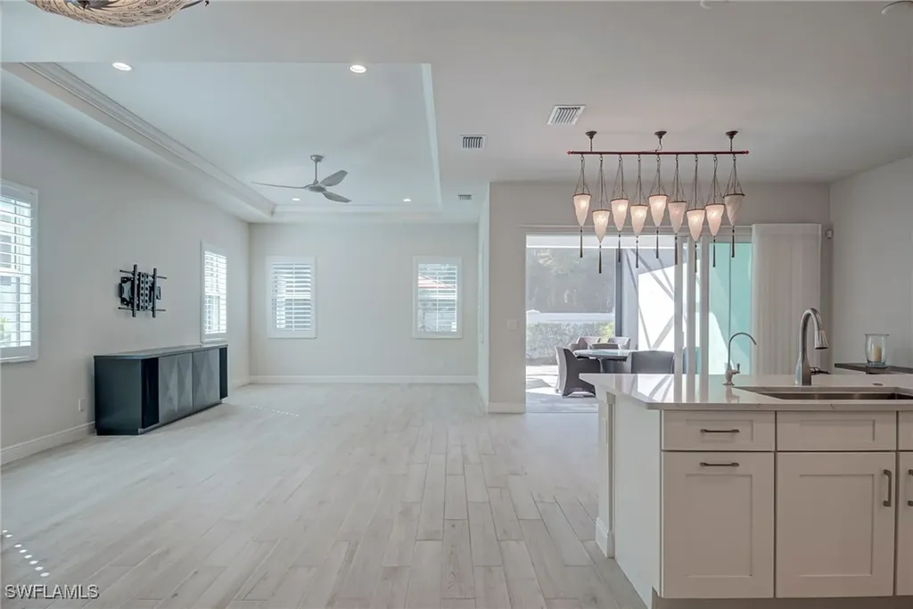 9087 Saint Lucia Drive Naples FL 34114