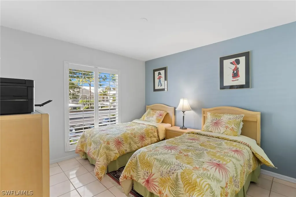 864 Gulf Pavilion Drive Naples FL 34108