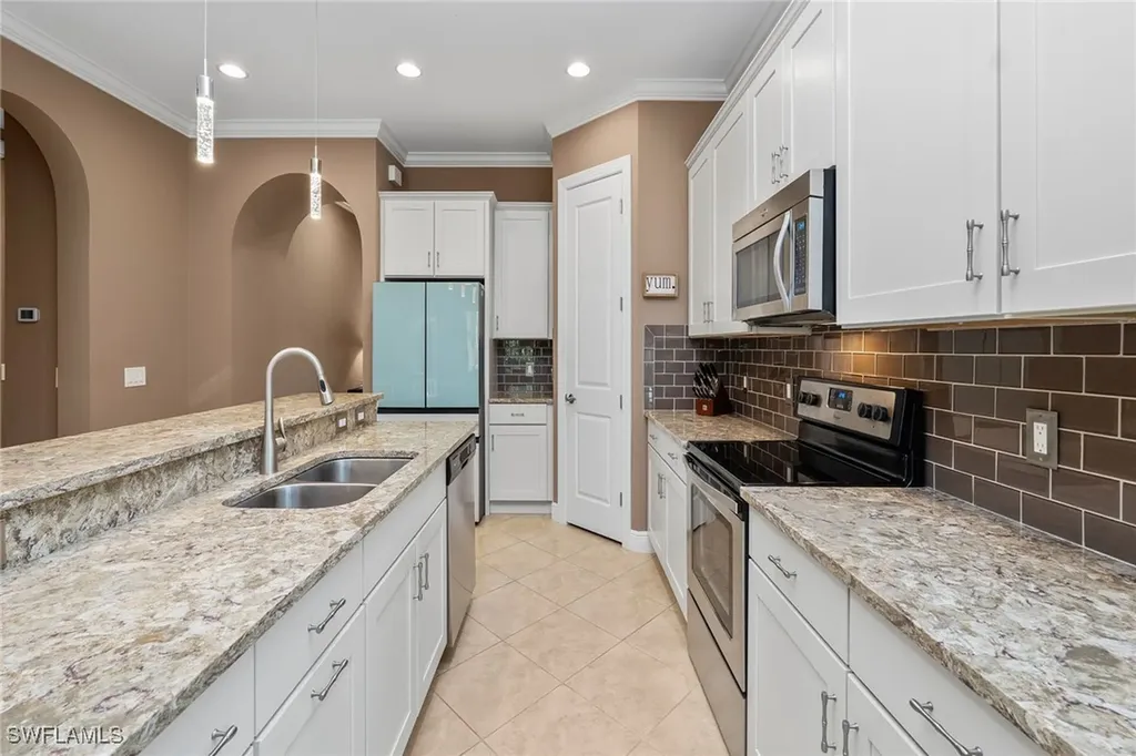 1286 Manado Drive Naples FL 34113