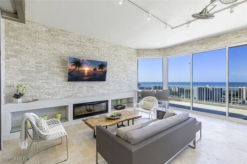 295 Grande Way Naples FL 34110