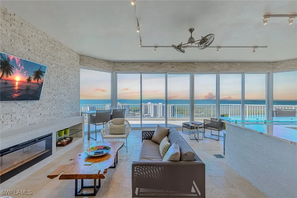 295 Grande Way Naples FL 34110