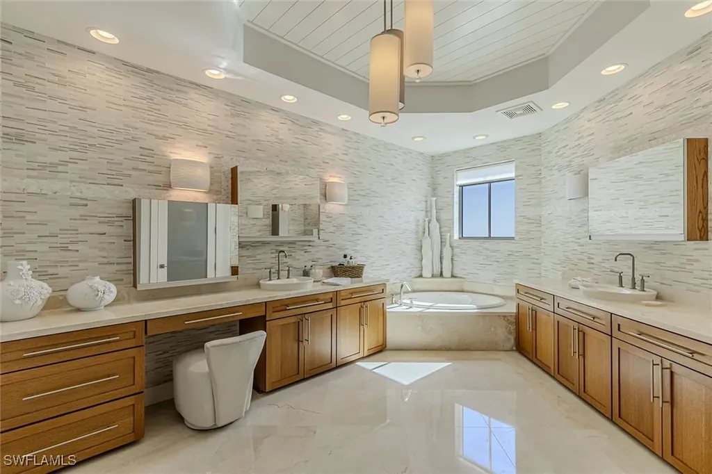 295 Grande Way Naples FL 34110