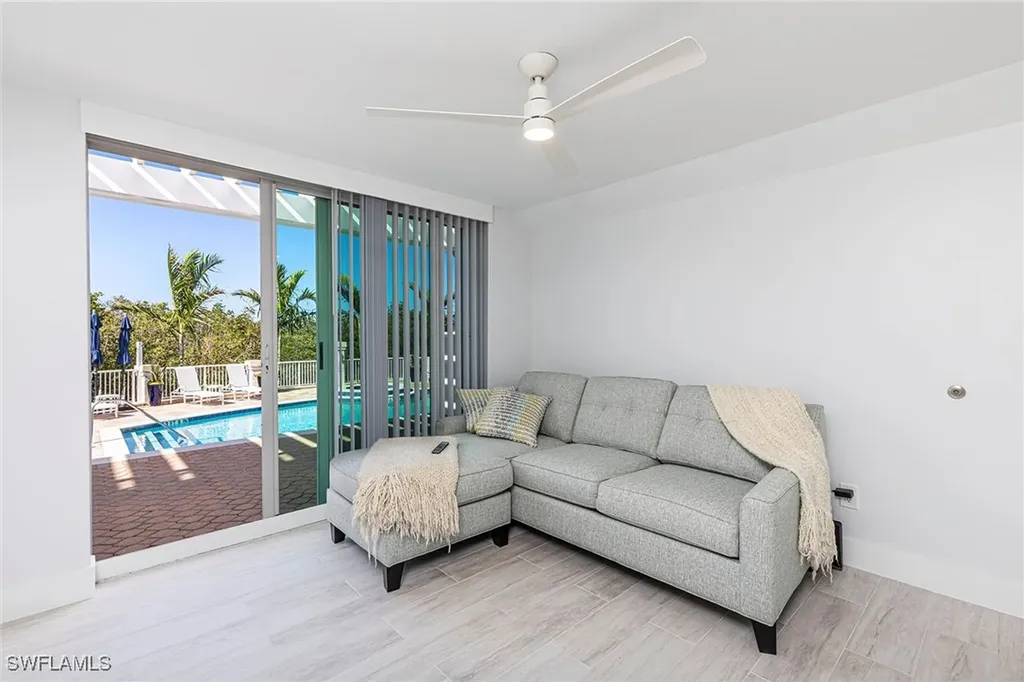 295 Grande Way Naples FL 34110