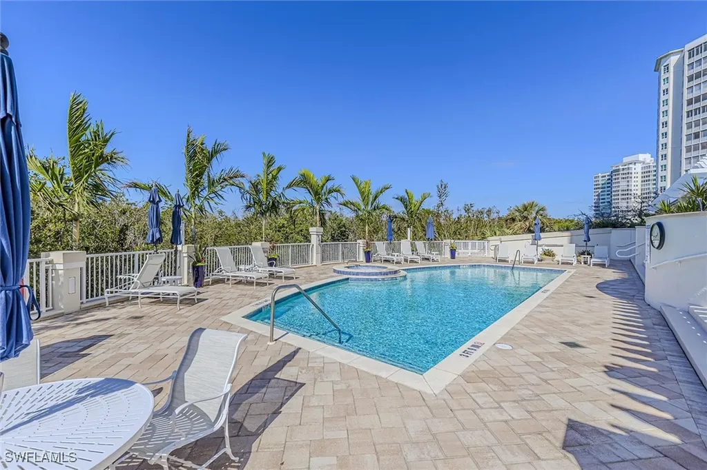 295 Grande Way Naples FL 34110