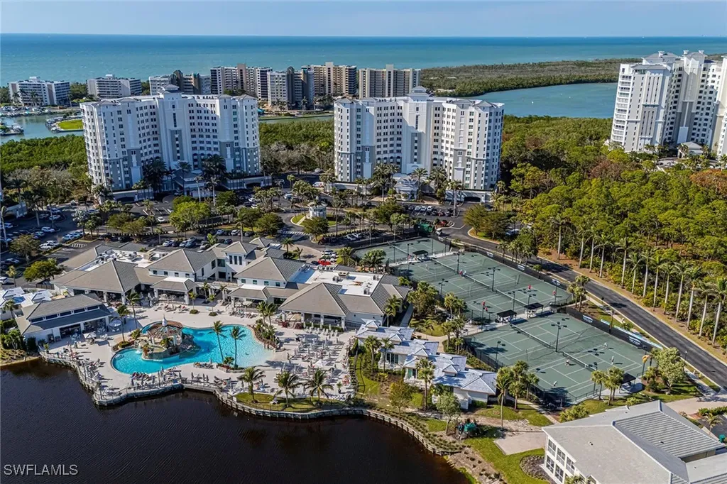 295 Grande Way Naples FL 34110