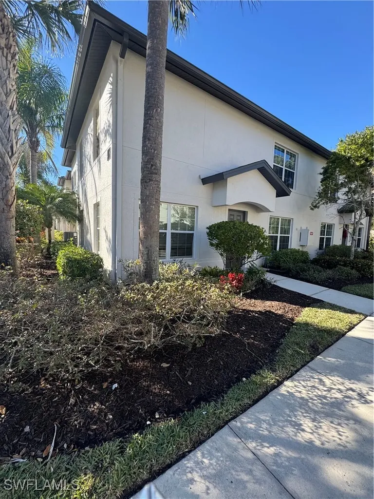 9068 Gervais Circle Naples FL 34120