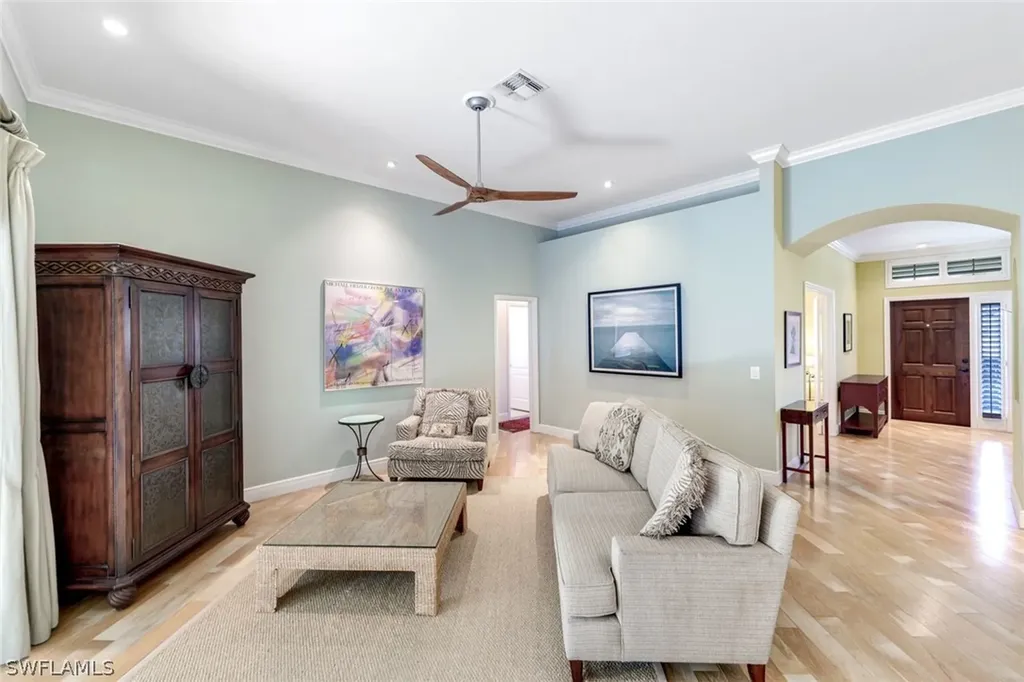 302 Sawgrass Court Naples FL 34110