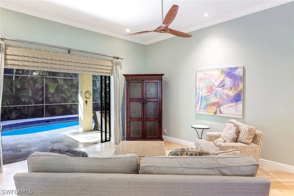 302 Sawgrass Court Naples FL 34110