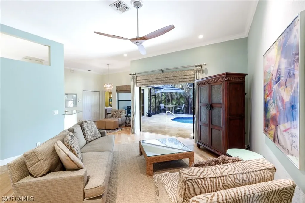 302 Sawgrass Court Naples FL 34110