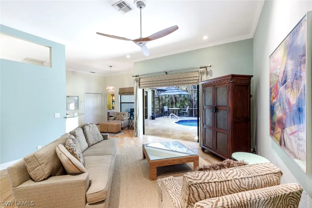302 Sawgrass Court Naples FL 34110