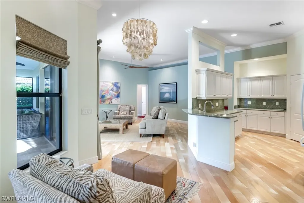 302 Sawgrass Court Naples FL 34110