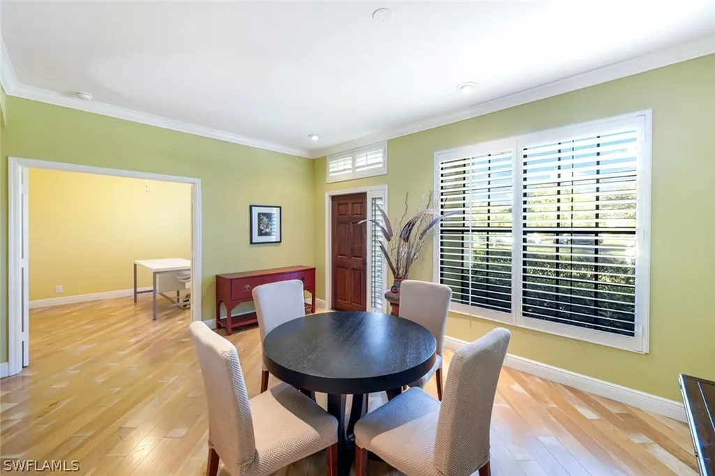302 Sawgrass Court Naples FL 34110