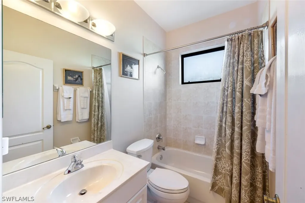 302 Sawgrass Court Naples FL 34110