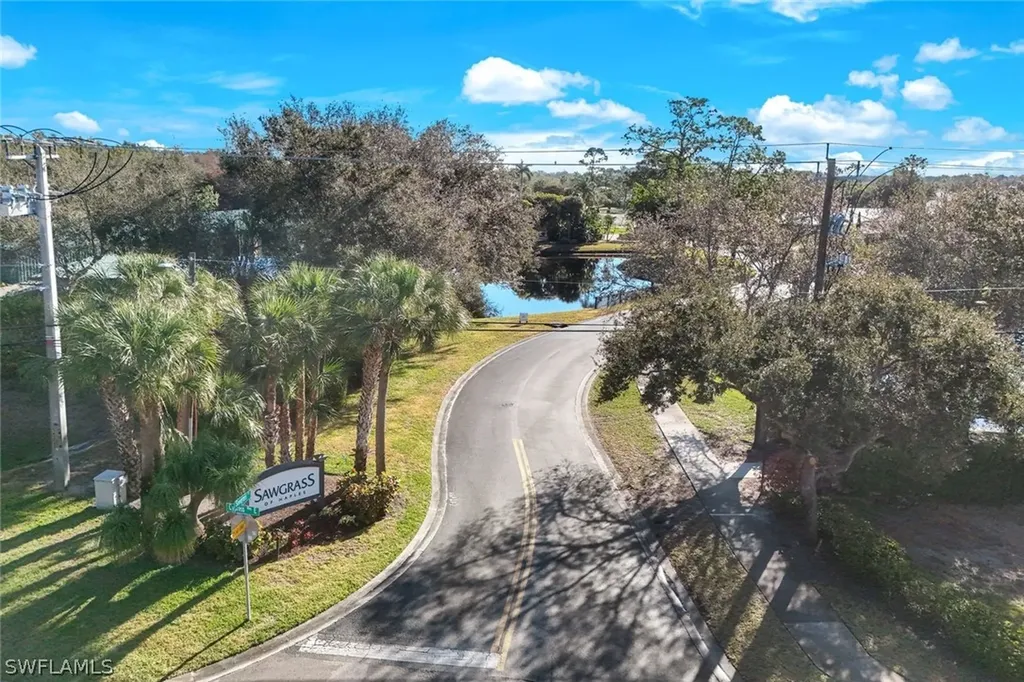 302 Sawgrass Court Naples FL 34110