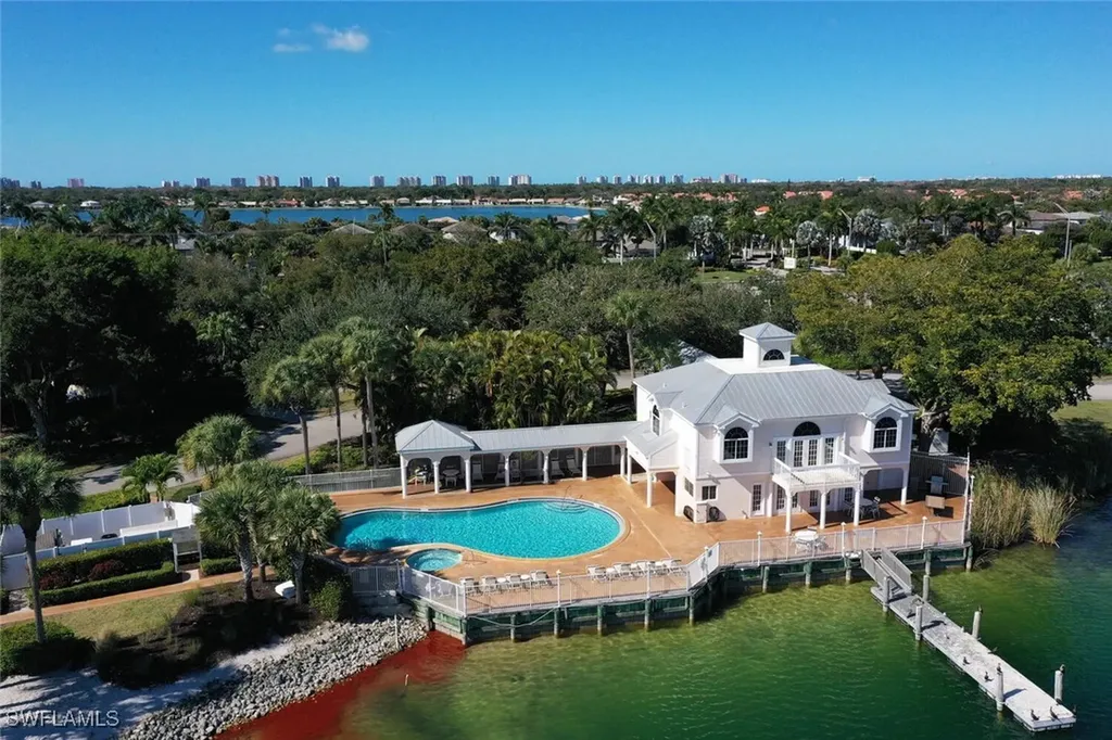 2730 Sailors Way Naples FL 34109